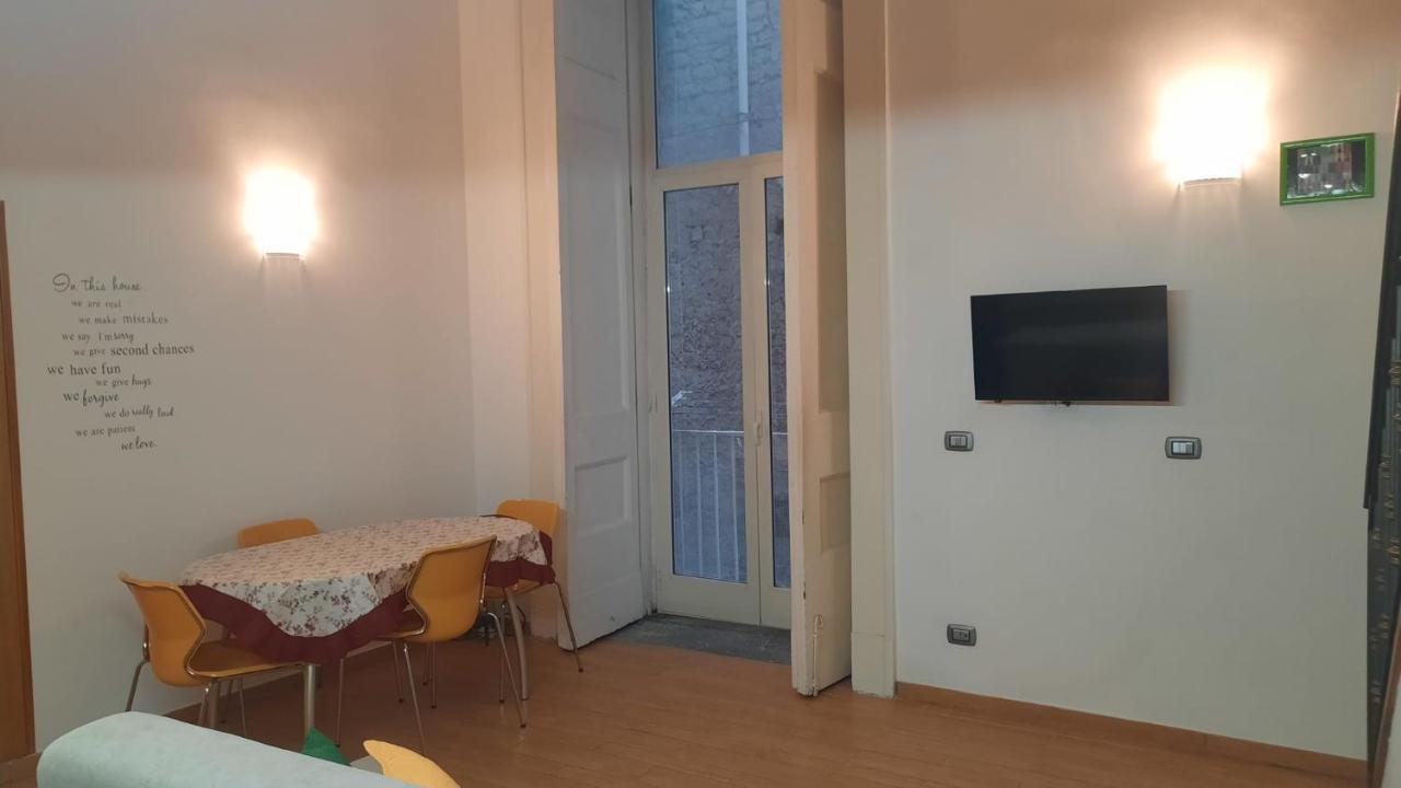 White Home Quartieri Spagnoli Neapel Exterior foto