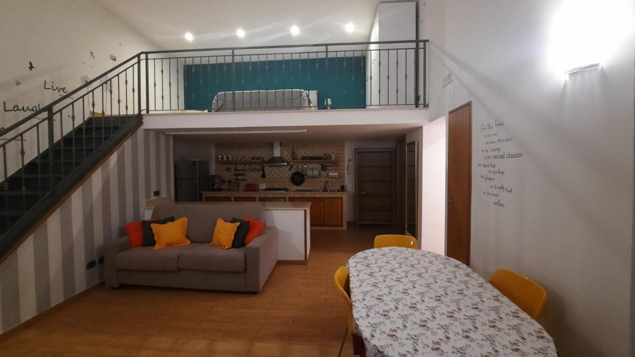 White Home Quartieri Spagnoli Neapel Exterior foto