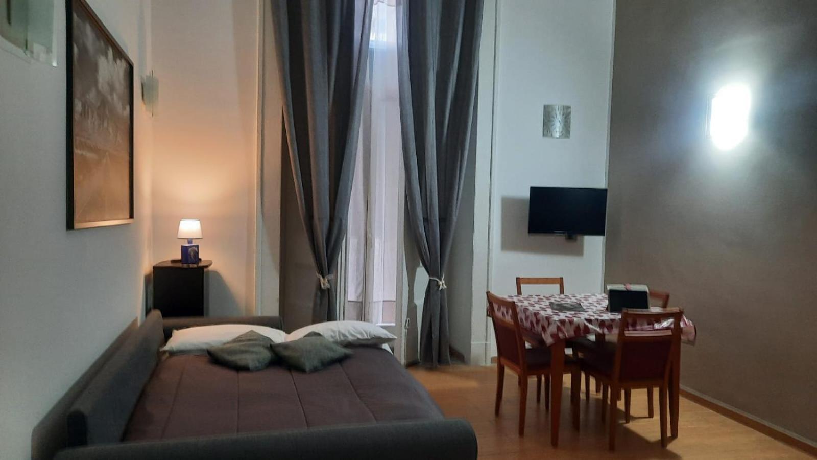 White Home Quartieri Spagnoli Neapel Exterior foto